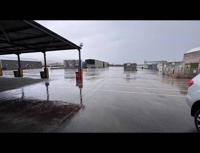 INDUSTRIAL PROPERTY TO RENT IN KILLARNEY GARDENS